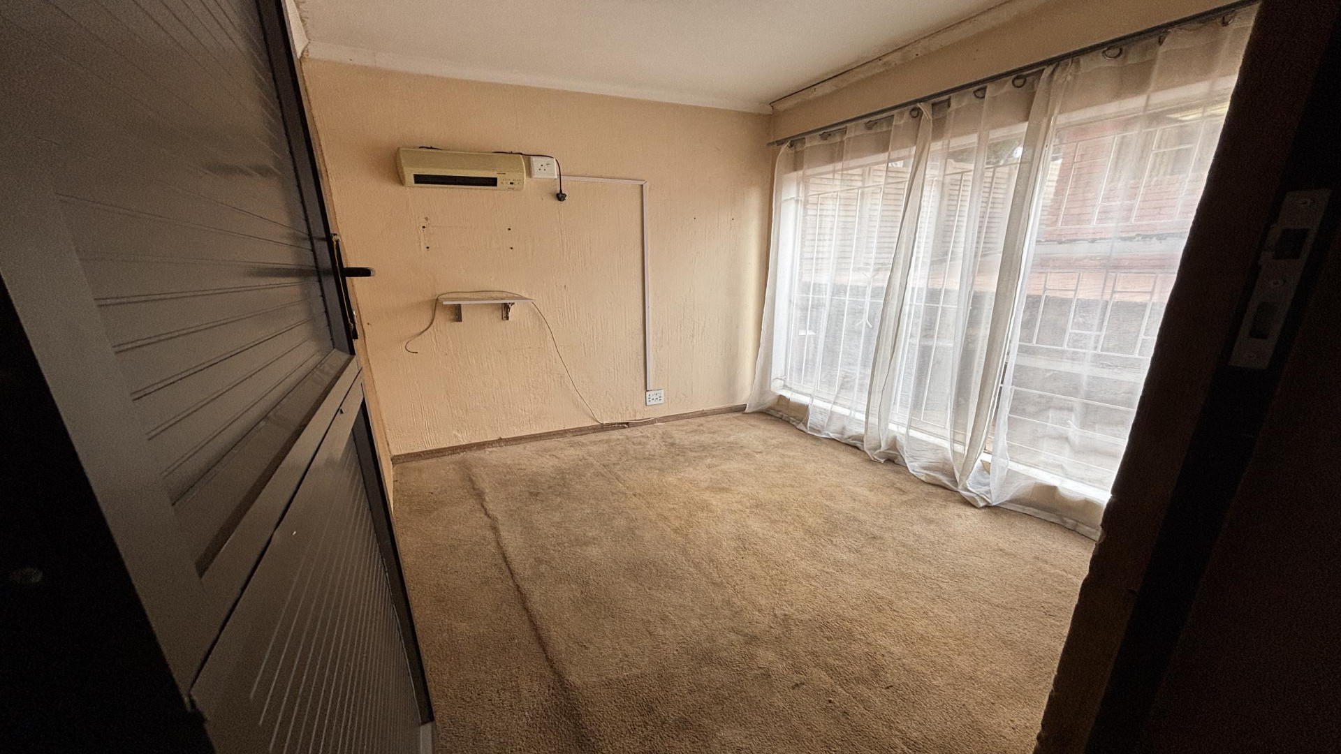Bed Room 1 - 8 square meters of property in Christoburg