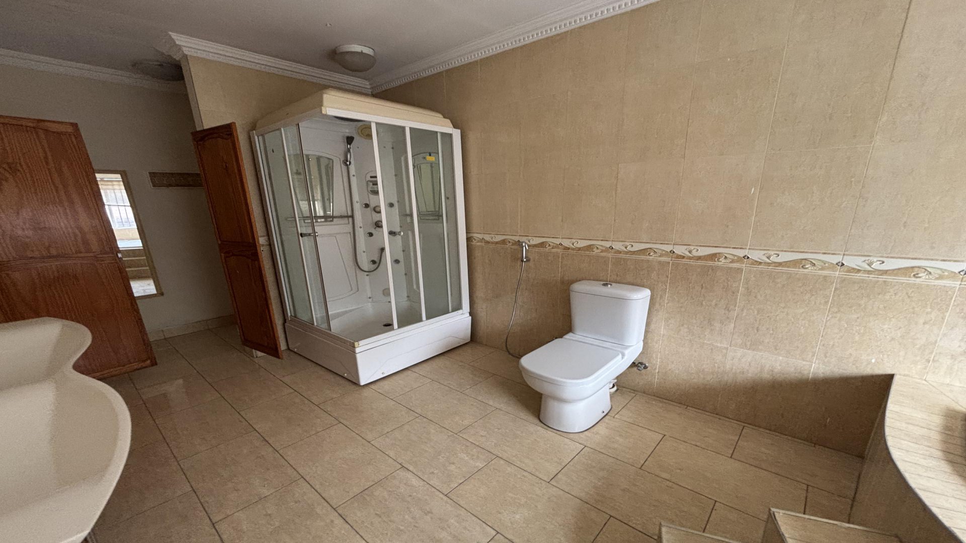 Bathroom 1 - 6 square meters of property in Christoburg