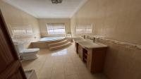 Bathroom 1 - 6 square meters of property in Christoburg