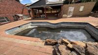 Swimming Pool of property in Christoburg
