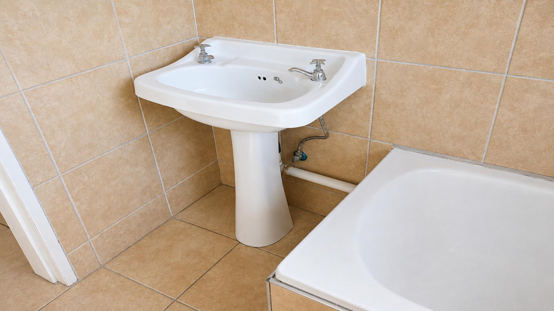 Bathroom 1 of property in Primrose