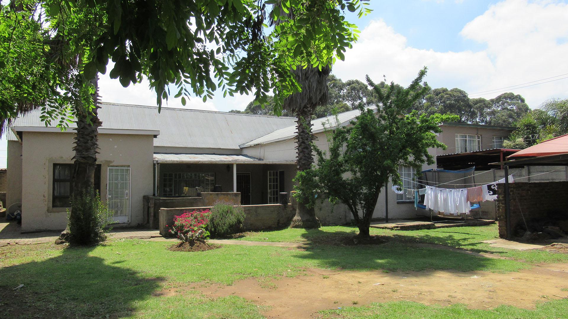 Backyard of property in Krugersdorp West