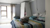Bed Room 1 - 17 square meters of property in Krugersdorp West
