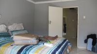 Bed Room 1 - 17 square meters of property in Krugersdorp West