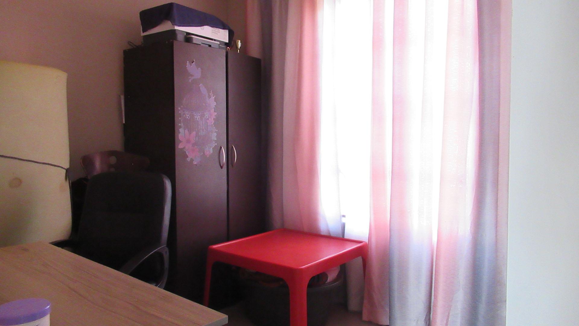 Bed Room 1 - 9 square meters of property in Savanna City