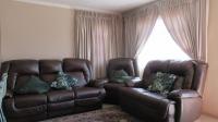 Lounges - 19 square meters of property in Savanna City