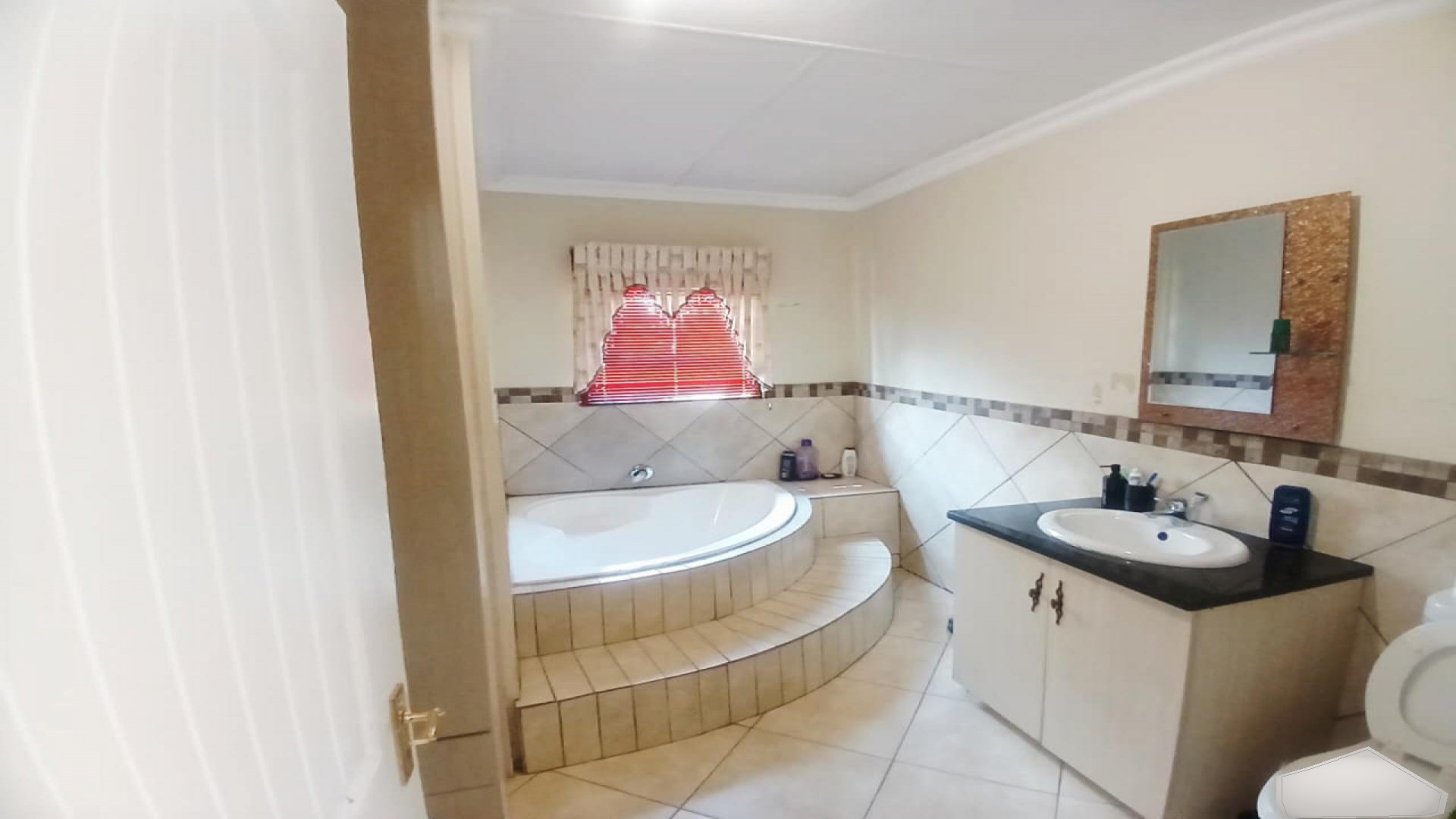 Bathroom 1 of property in Sharon Park