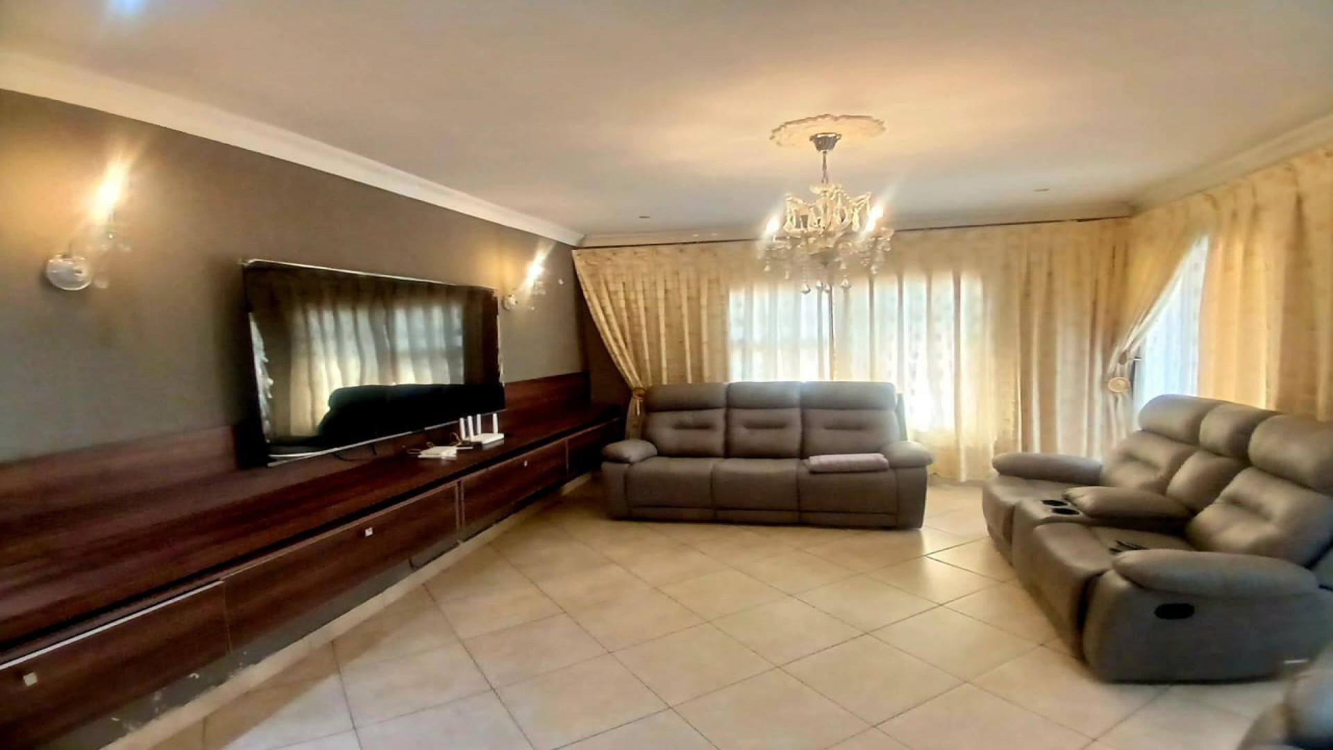 Lounges of property in Sharon Park
