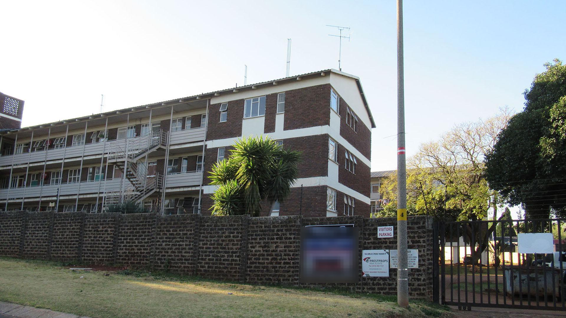 Front View of property in Rhodesfield