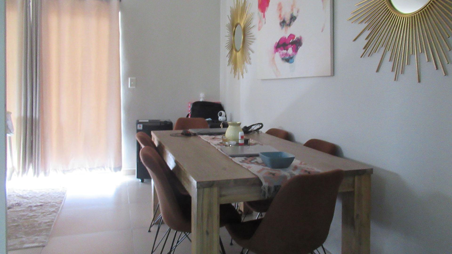 Dining Room - 11 square meters of property in North Riding