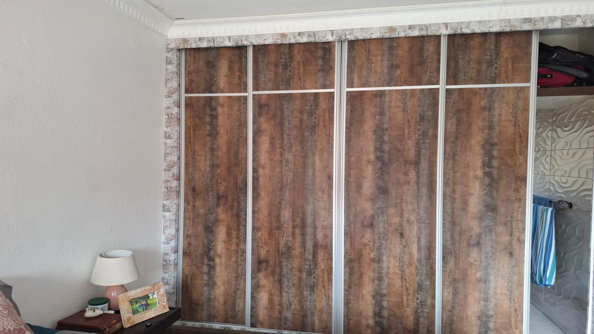 Main Bedroom of property in Dagbreek