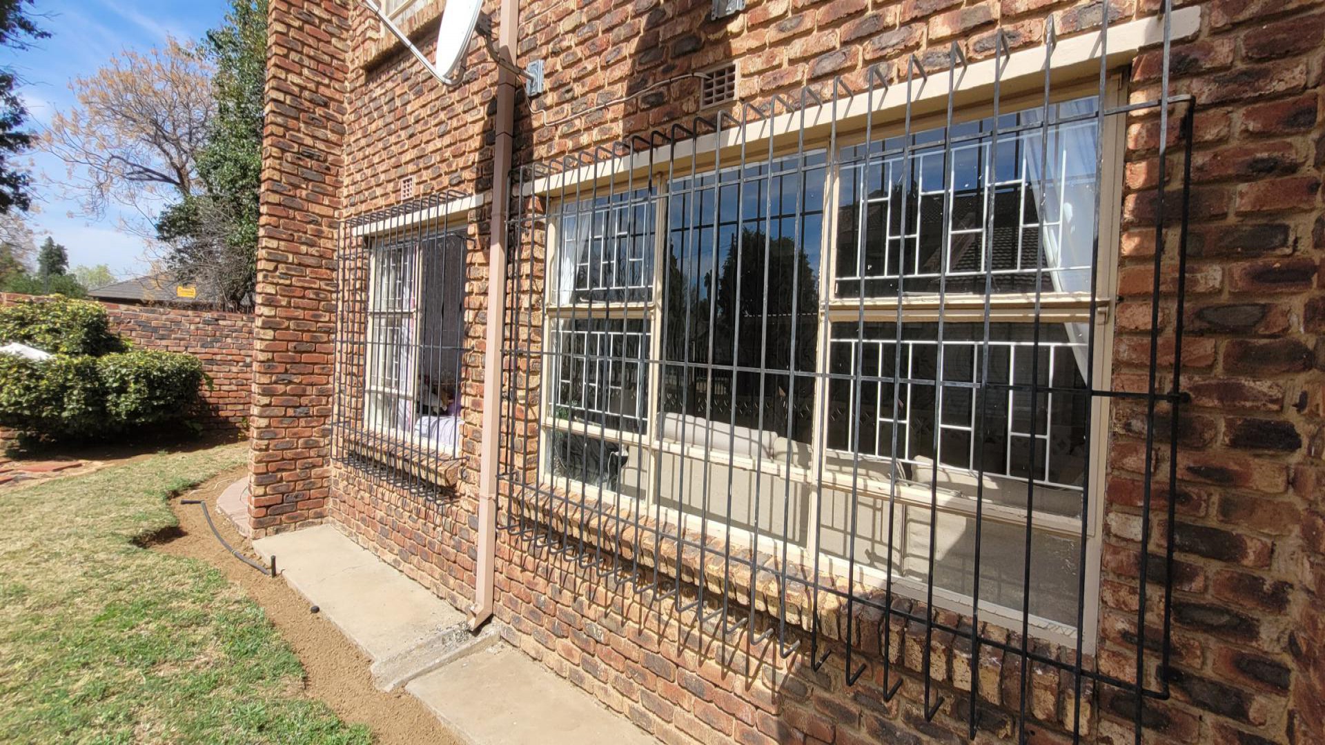 Front View of property in Dagbreek