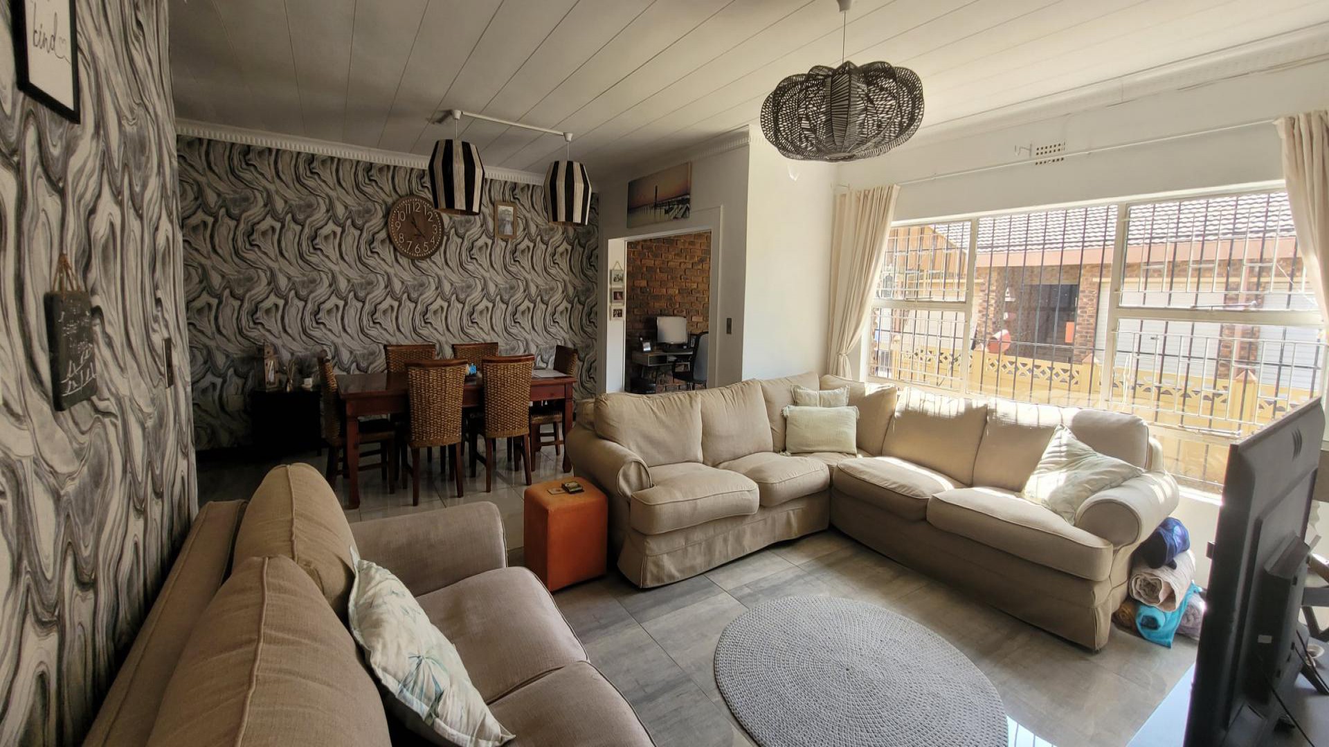 Lounges of property in Dagbreek