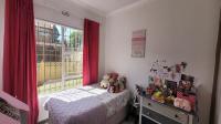 Bed Room 1 of property in Dagbreek