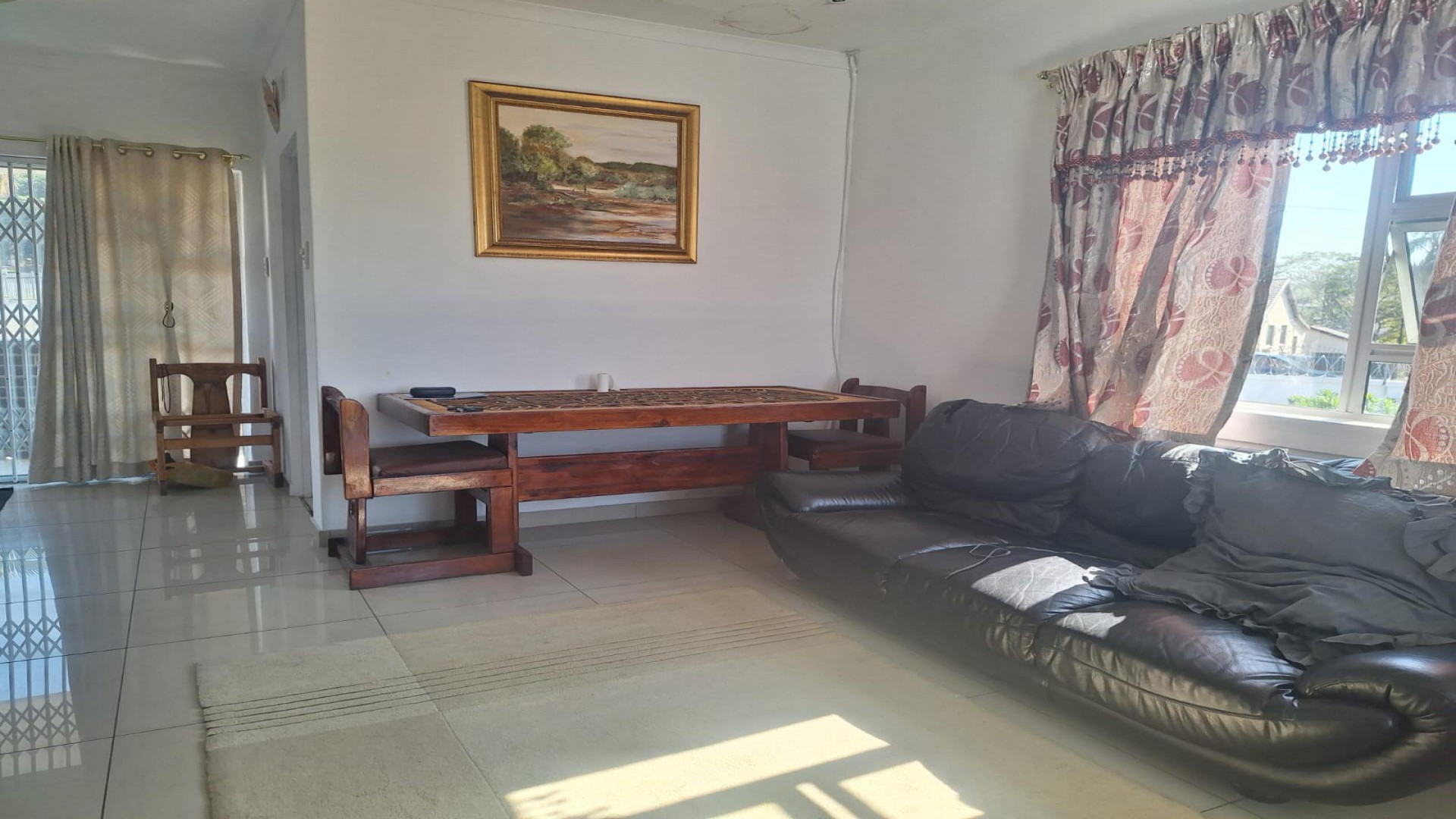 Lounges of property in Queensburgh