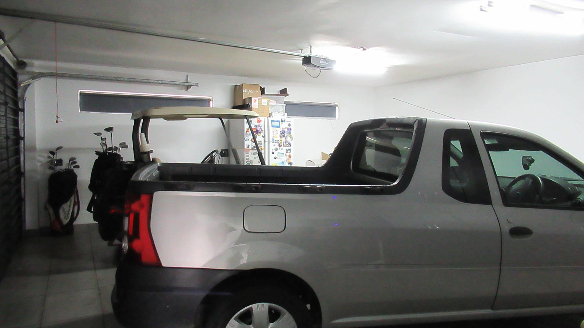 Garage - 205 square meters of property in Eye of Africa