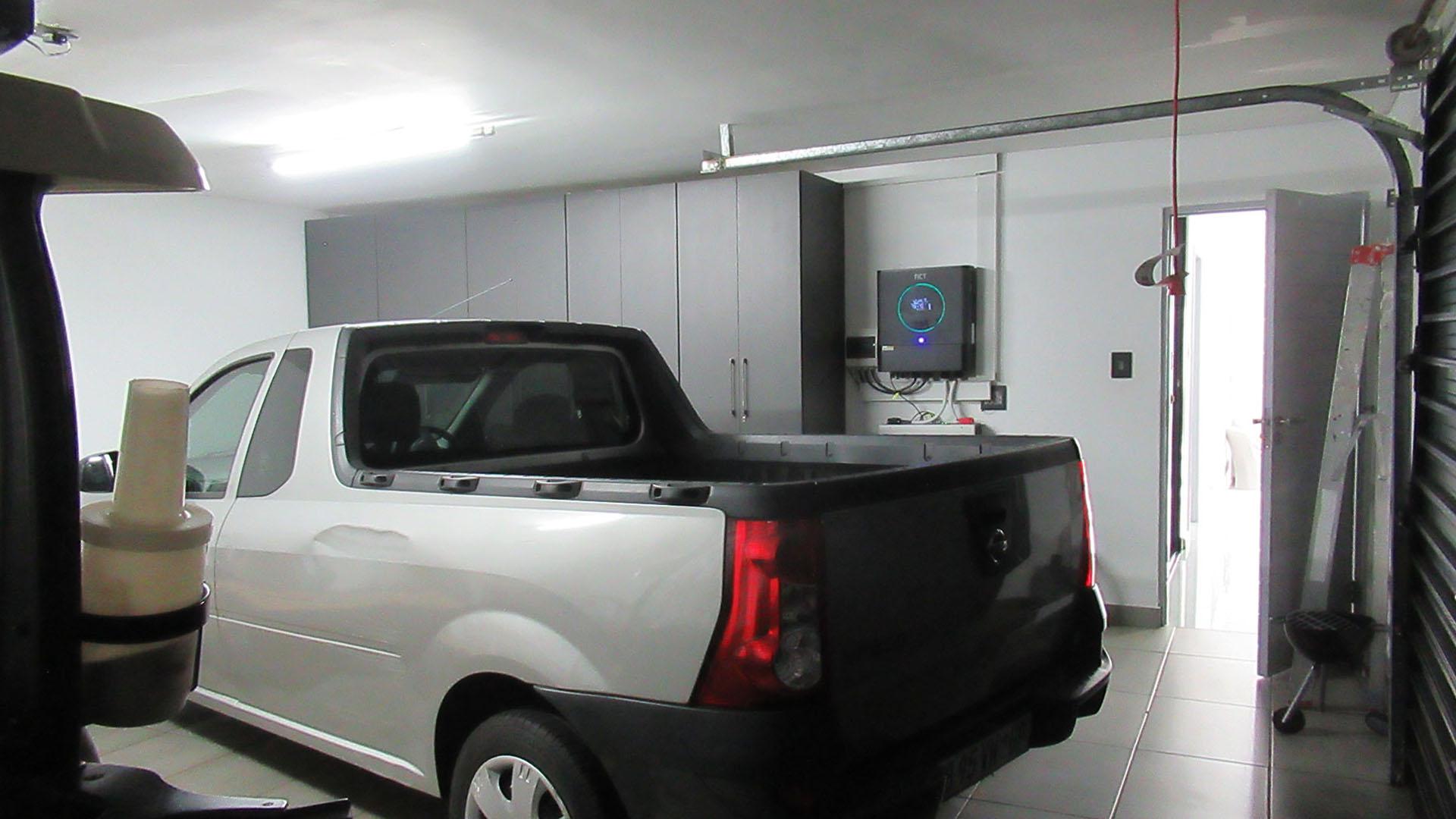 Garage - 205 square meters of property in Eye of Africa
