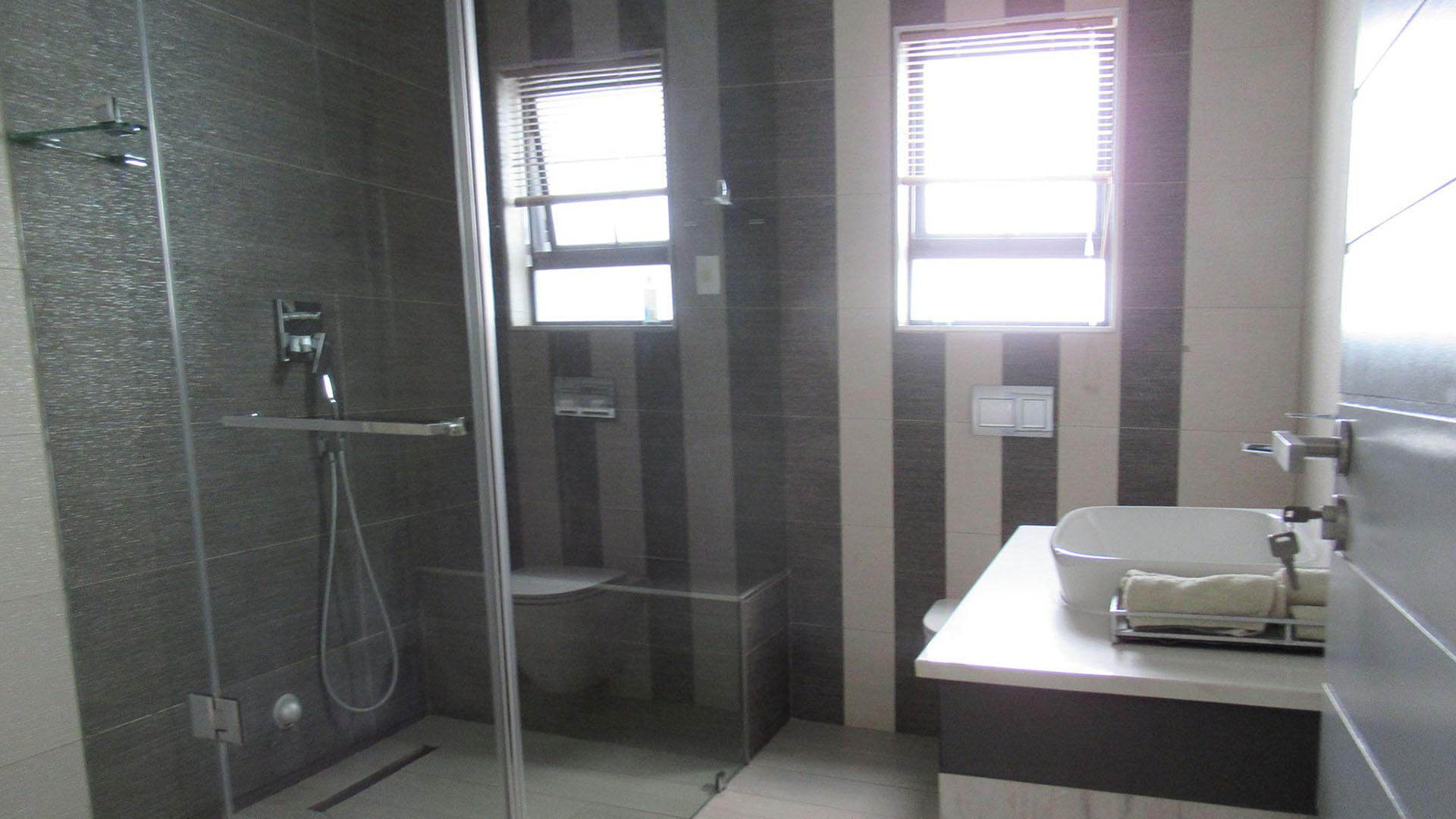 Bathroom 2 - 9 square meters of property in Eye of Africa