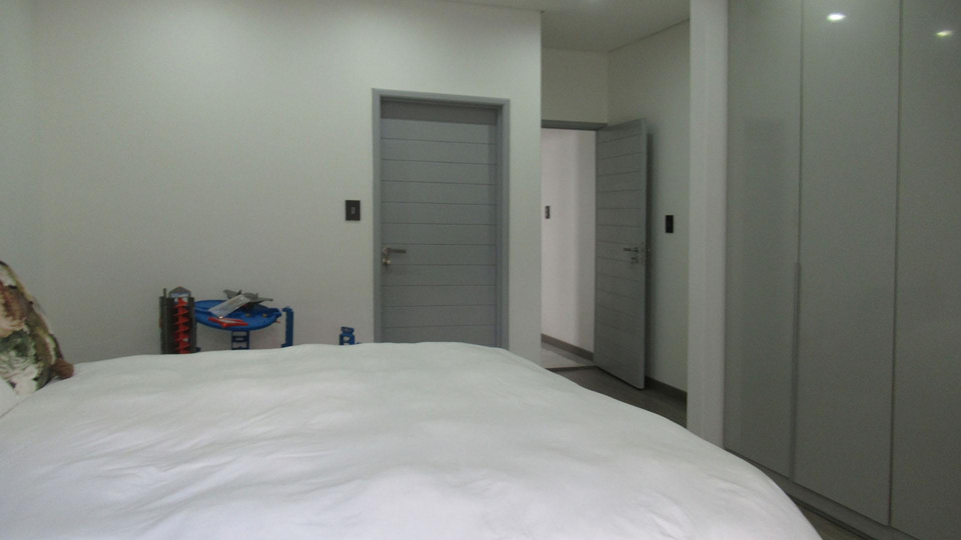 Bed Room 2 - 24 square meters of property in Eye of Africa