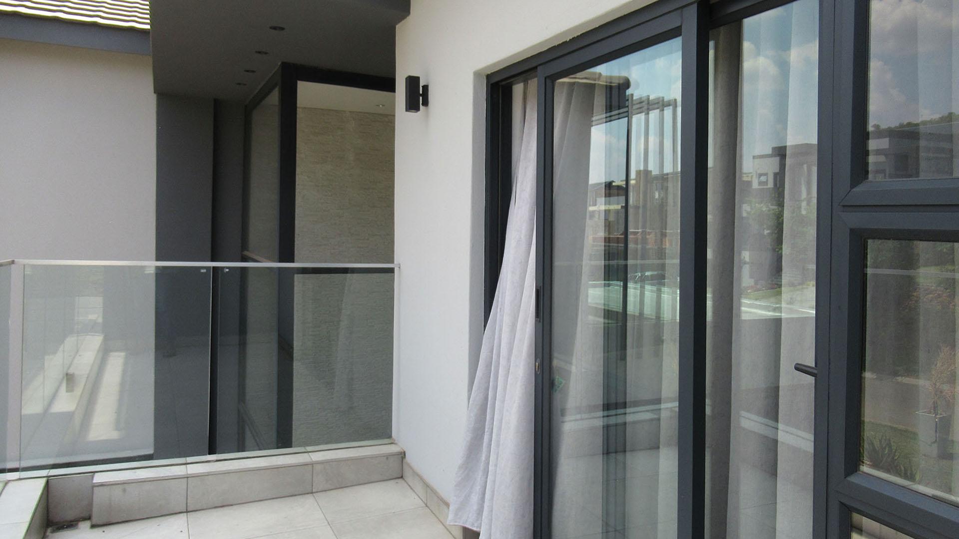 Balcony - 80 square meters of property in Eye of Africa