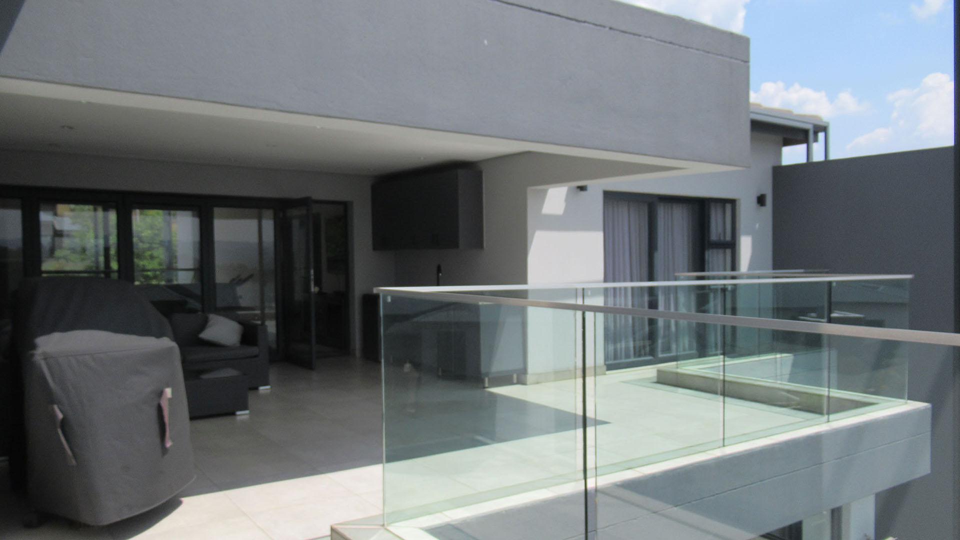 Balcony - 80 square meters of property in Eye of Africa