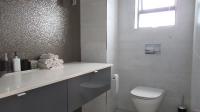 Guest Toilet - 12 square meters of property in Eye of Africa