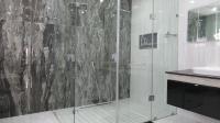 Main Bathroom - 17 square meters of property in Eye of Africa