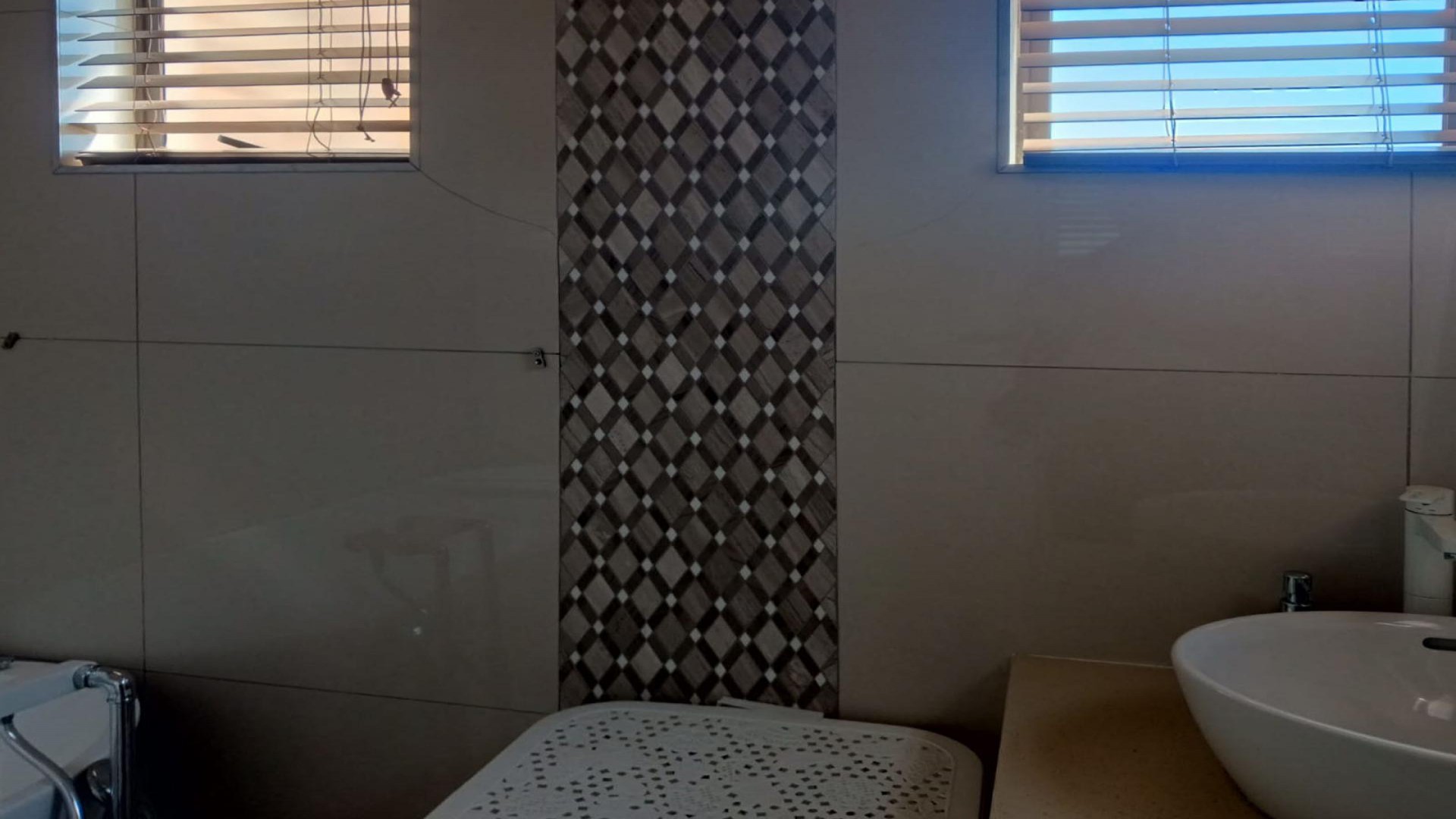 Bathroom 2 - 4 square meters of property in The Hills