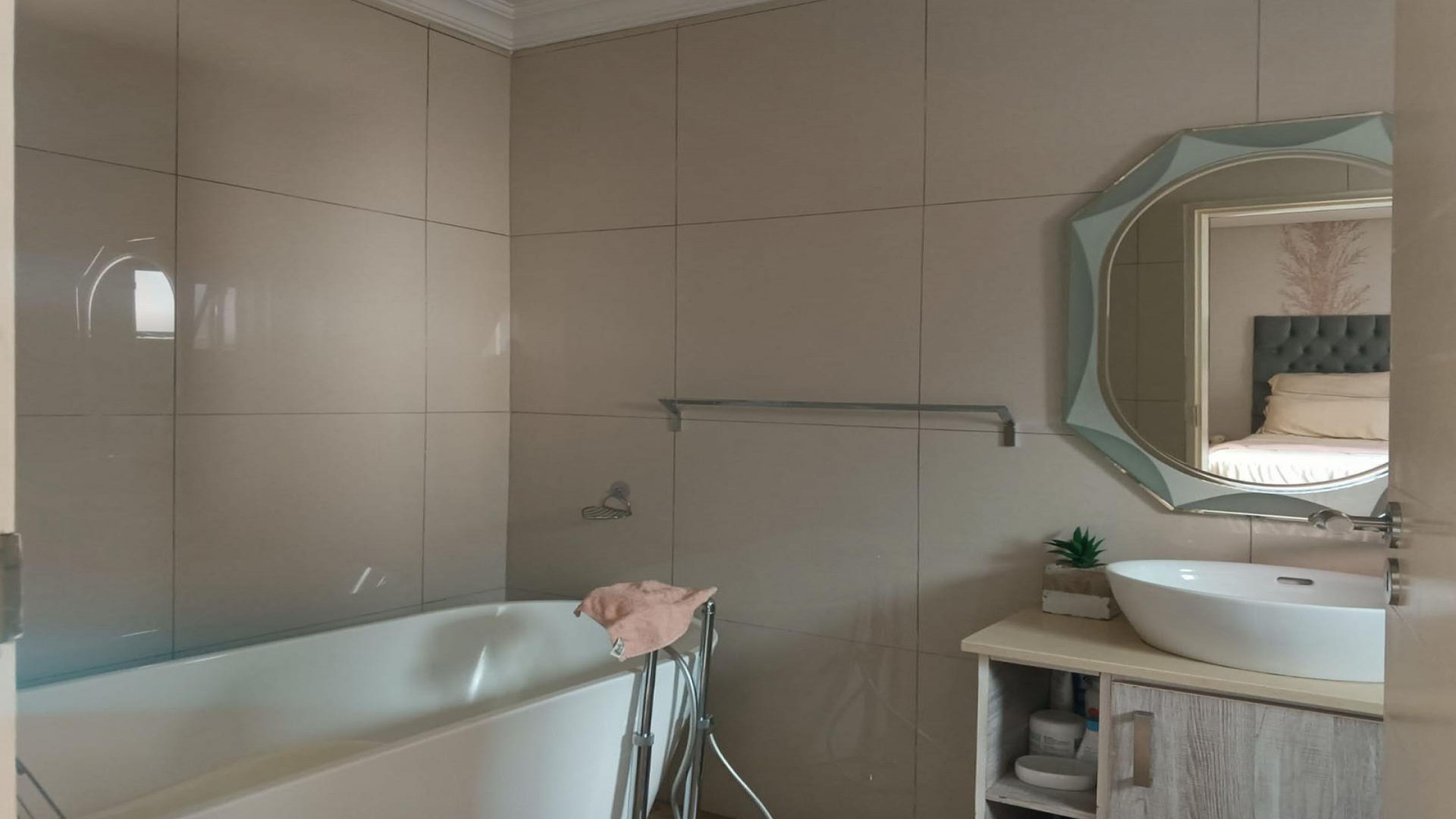 Bathroom 3+ - 8 square meters of property in The Hills