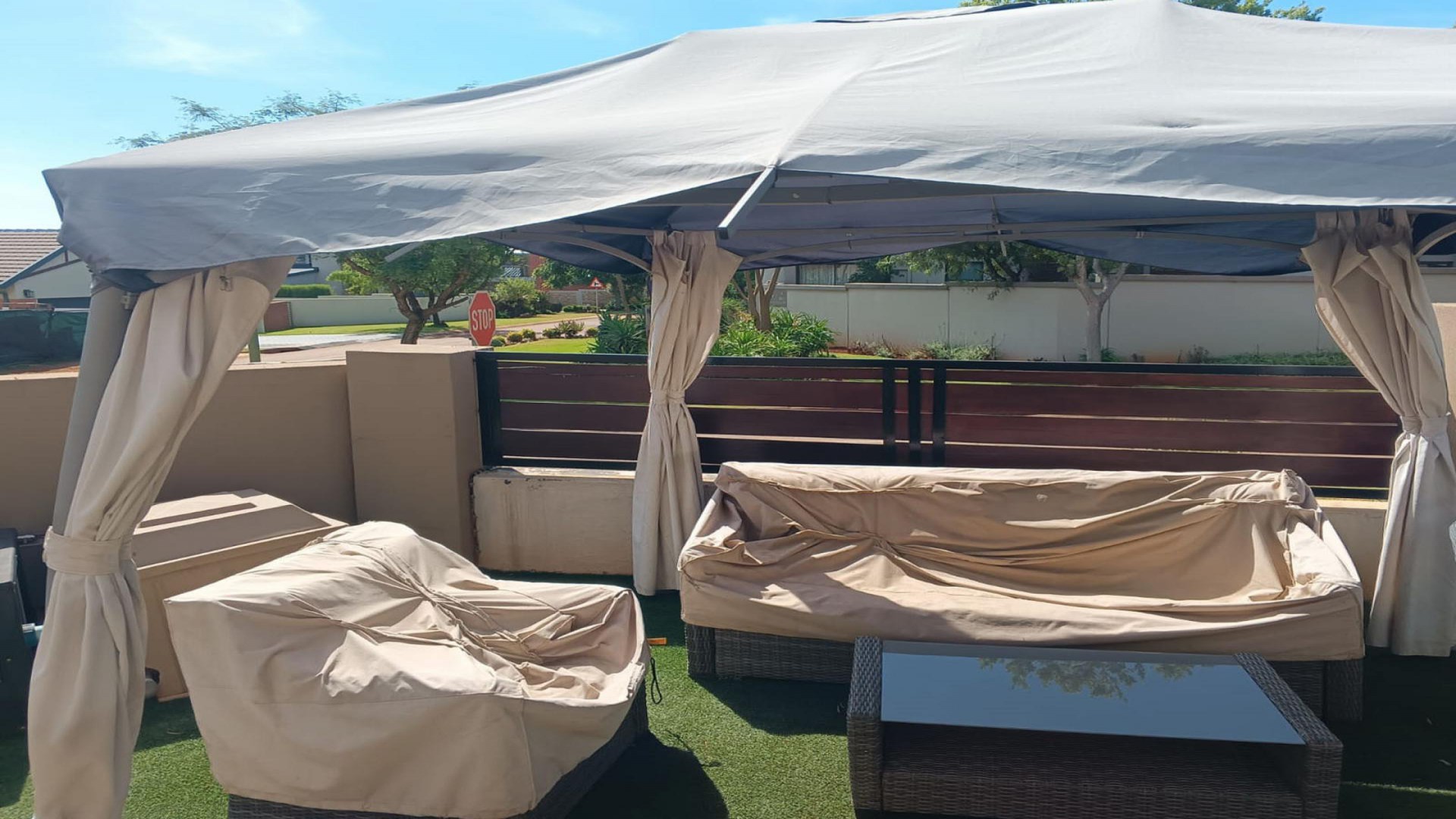 Spaces - 82 square meters of property in The Hills