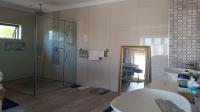 Main Bathroom - 16 square meters of property in The Hills