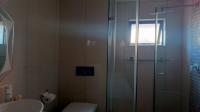 Bathroom 3+ - 8 square meters of property in The Hills