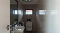 Guest Toilet - 3 square meters of property in The Hills