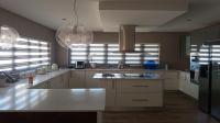 Kitchen - 18 square meters of property in The Hills