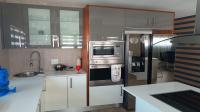Kitchen - 18 square meters of property in The Hills