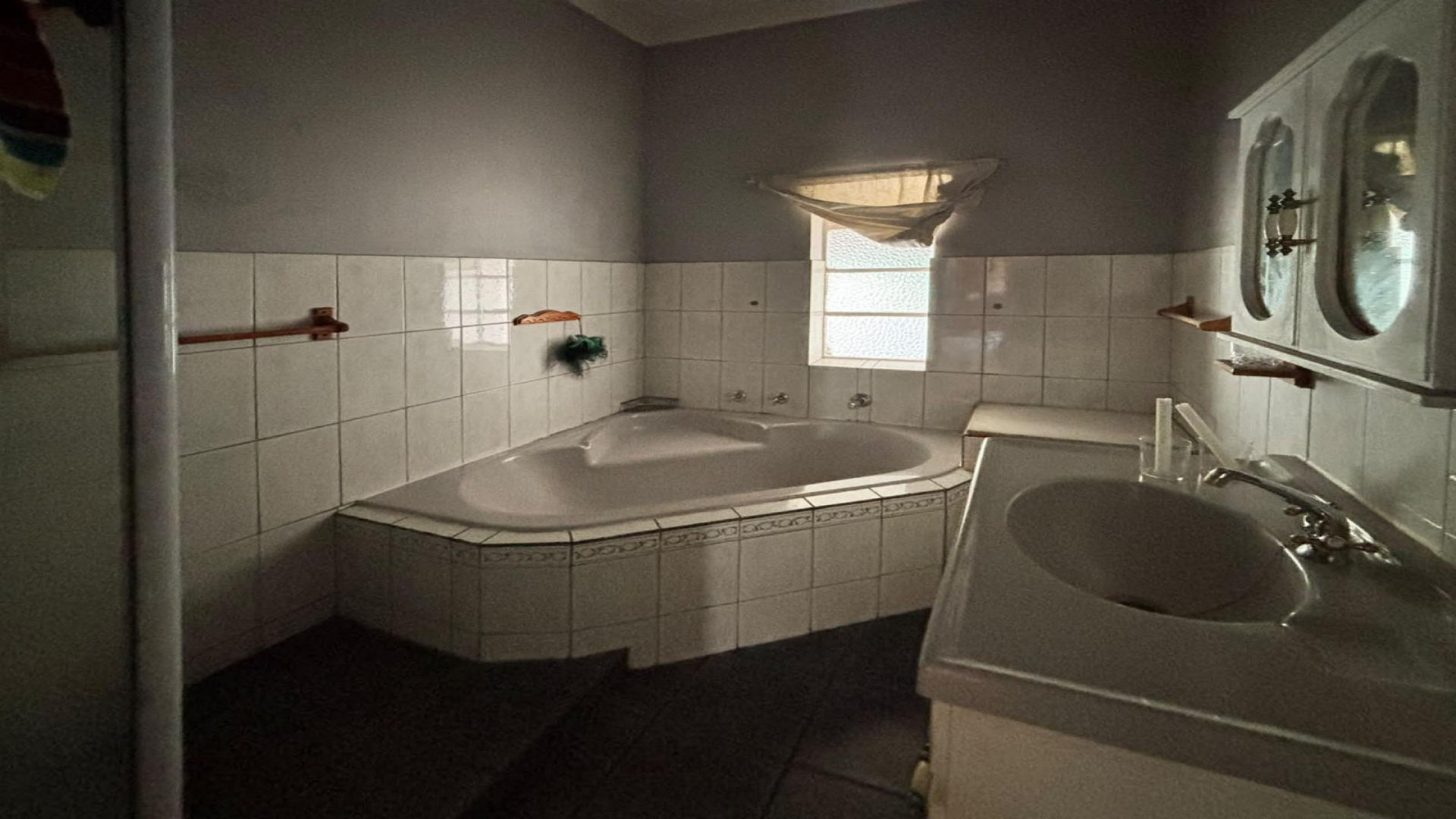 Main Bathroom - 8 square meters of property in Boksburg North