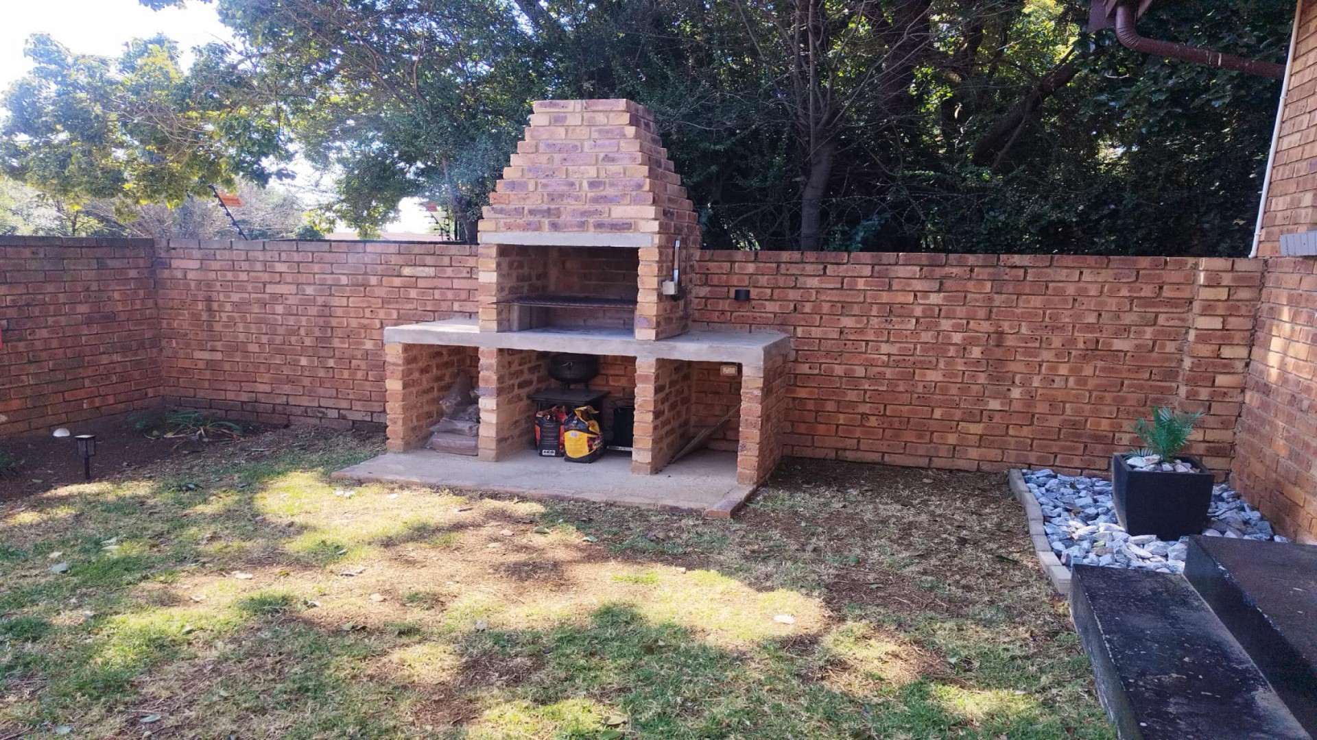 Braai Area of property in Birchleigh North