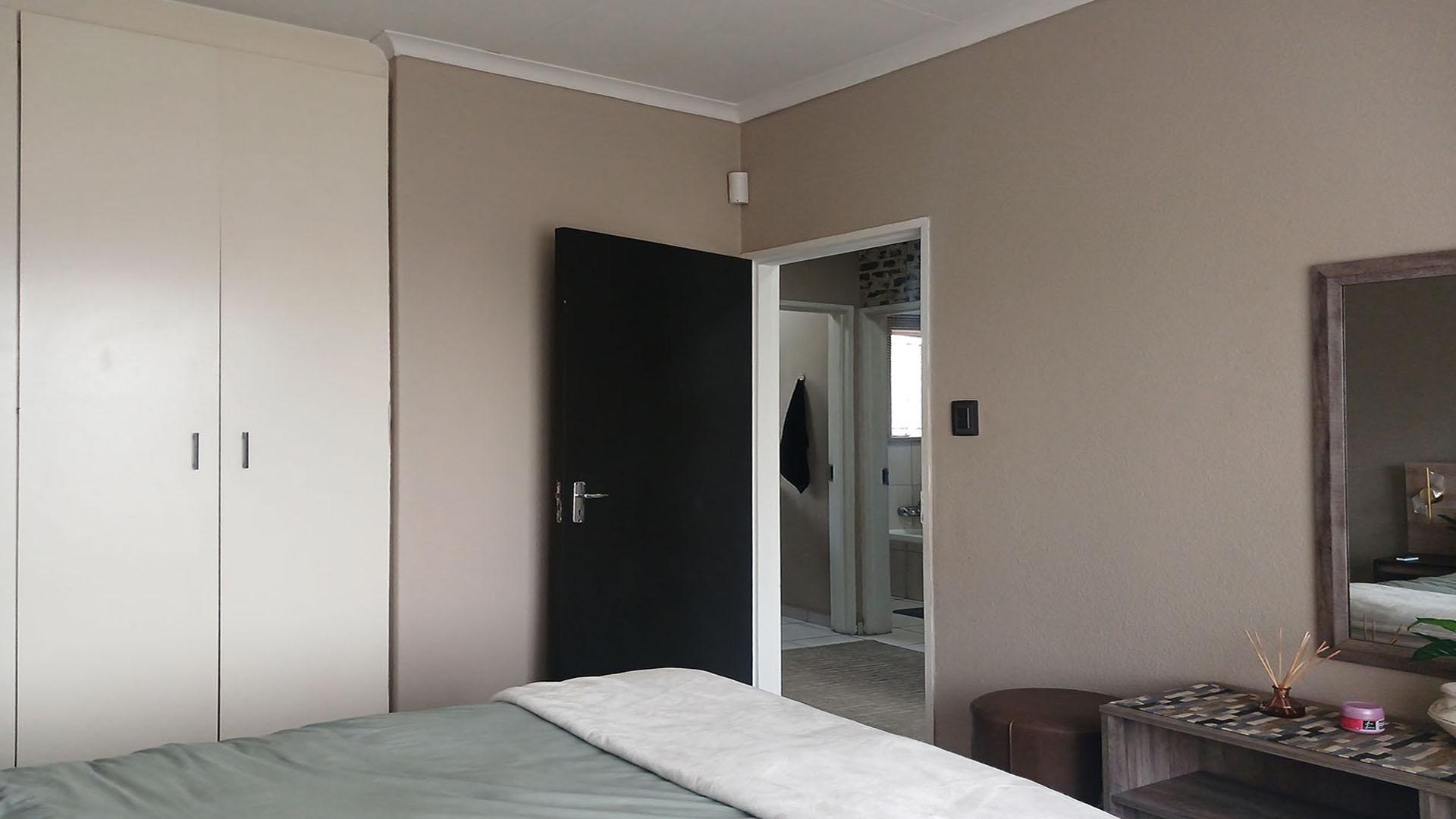 Bed Room 2 - 16 square meters of property in Birchleigh North