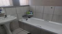 Bathroom 1 of property in Birchleigh North