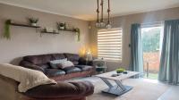 Lounges - 20 square meters of property in Birchleigh North