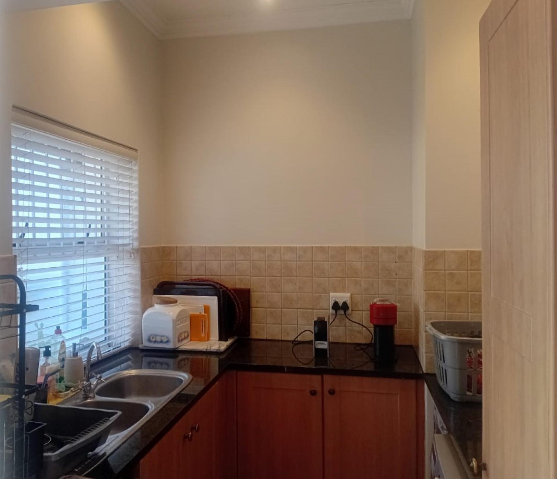  of property in Heldervue
