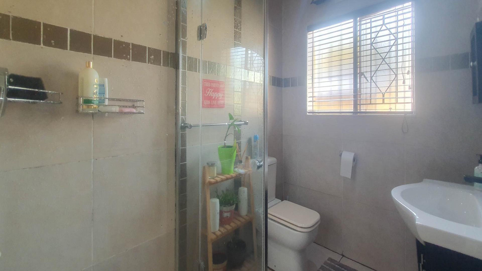 Bathroom 1 of property in Randpark Ridge