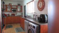 Kitchen - 38 square meters of property in Randpark Ridge