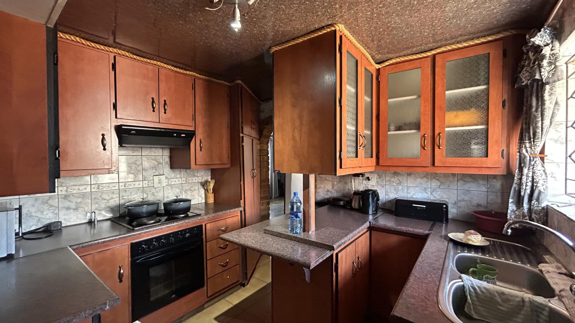 Kitchen of property in Soshanguve