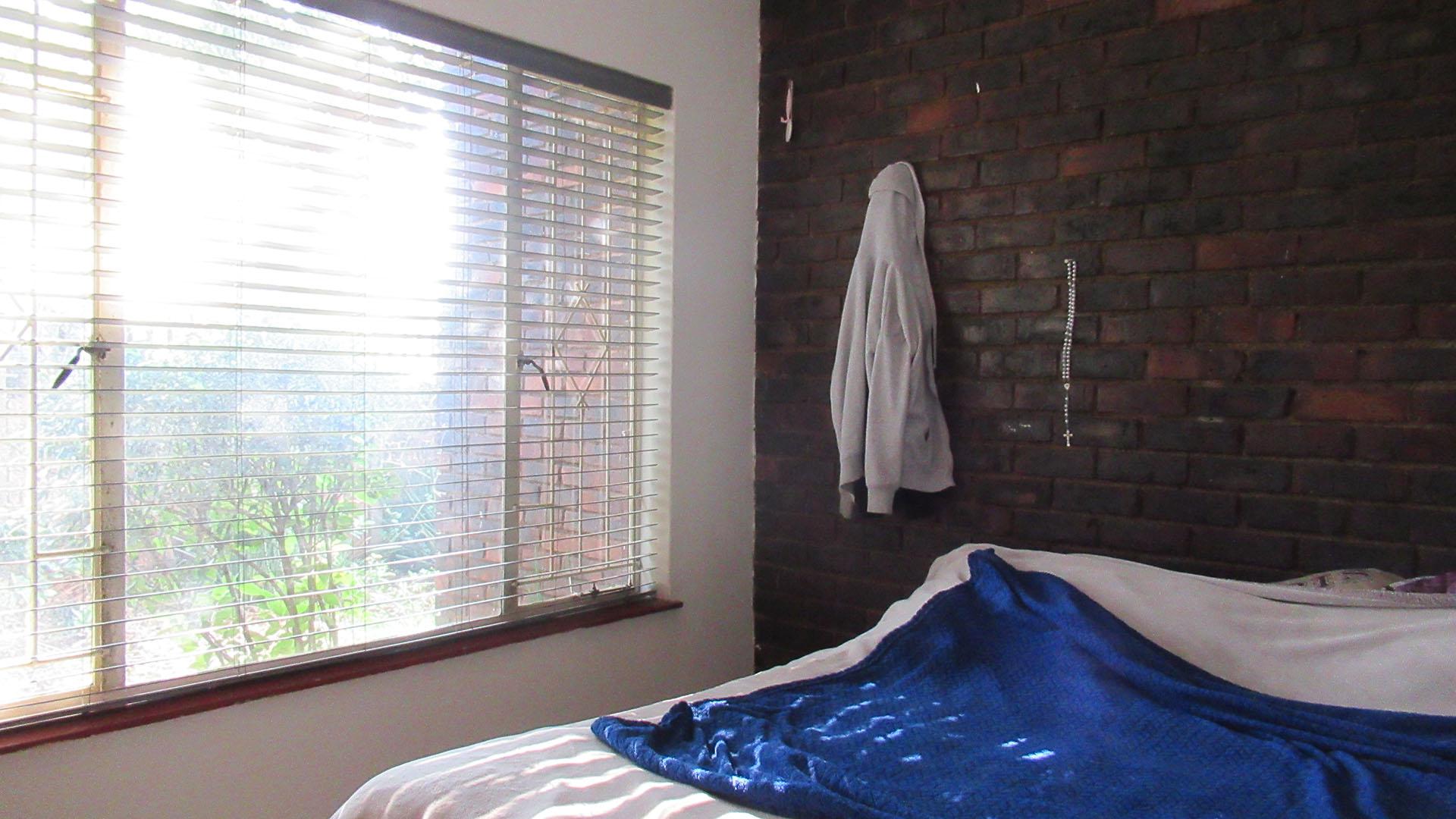 Bed Room 2 - 15 square meters of property in Wilropark