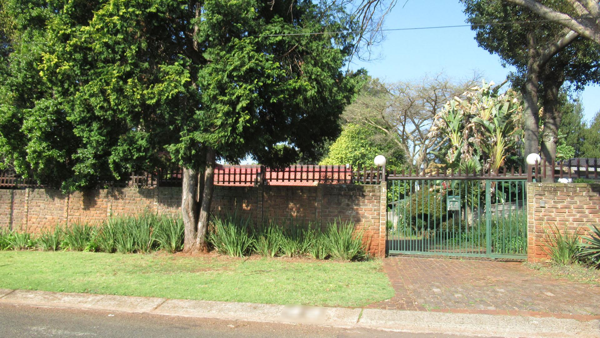 Front View of property in Wilropark
