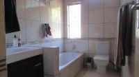 Bathroom 1 - 7 square meters of property in Wilropark