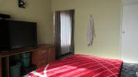 Main Bedroom - 21 square meters of property in Wilropark