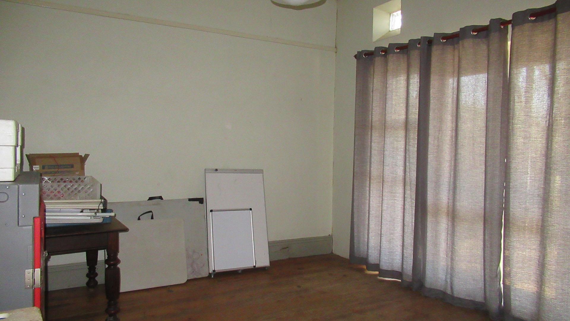 Bed Room 1 - 16 square meters of property in Brixton