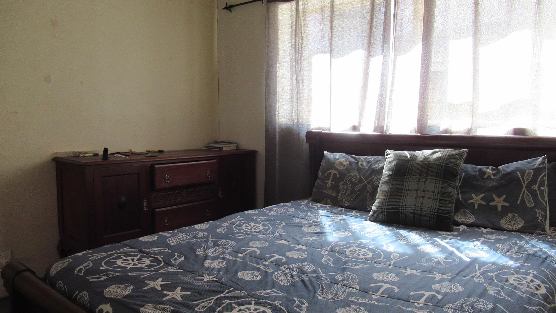 Main Bedroom - 13 square meters of property in Brixton
